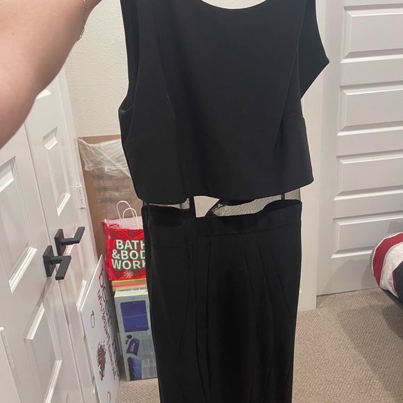 Betsy and Adams Formal Gown Black with sheer in midsection - Picture 4 of 4